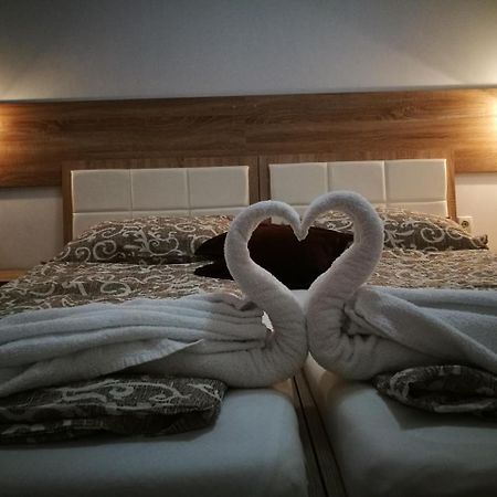 Rooms Aracic 斯拉沃尼亚布罗德 外观 照片