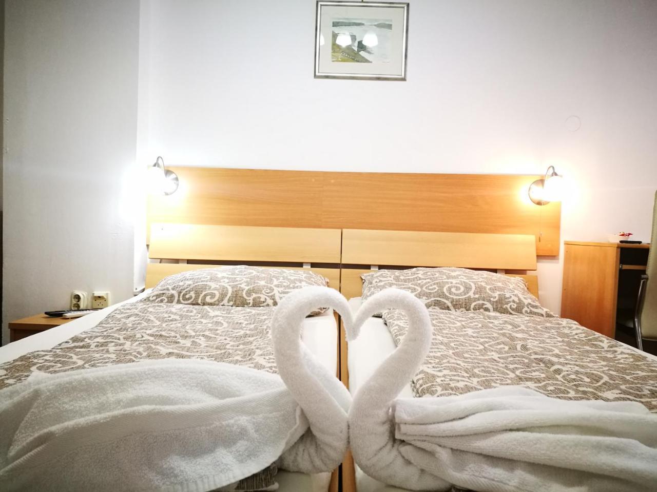 Rooms Aracic 斯拉沃尼亚布罗德 外观 照片