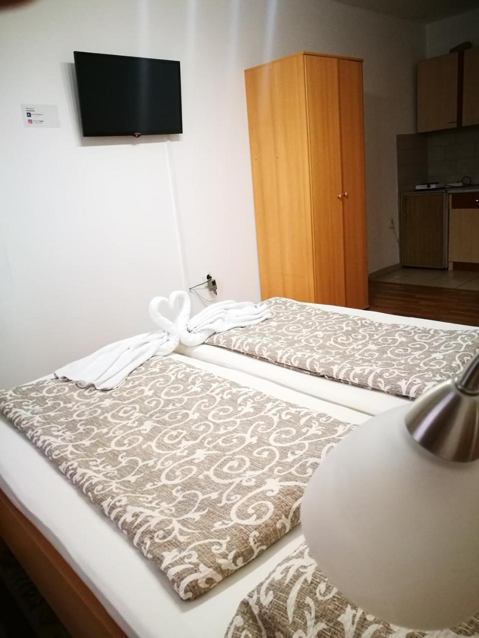 Rooms Aracic 斯拉沃尼亚布罗德 外观 照片