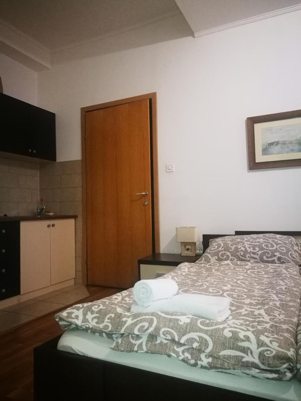 Rooms Aracic 斯拉沃尼亚布罗德 外观 照片